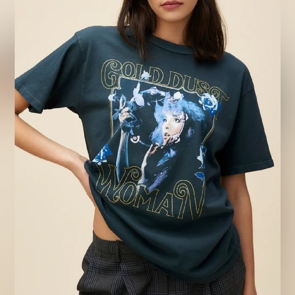 NWT DAYDREAMER STEVIE NICKS GOLD DUST WOMAN WEEKEND TEE, BLACK, VARIOUS SIZES - Picture 2 of 4